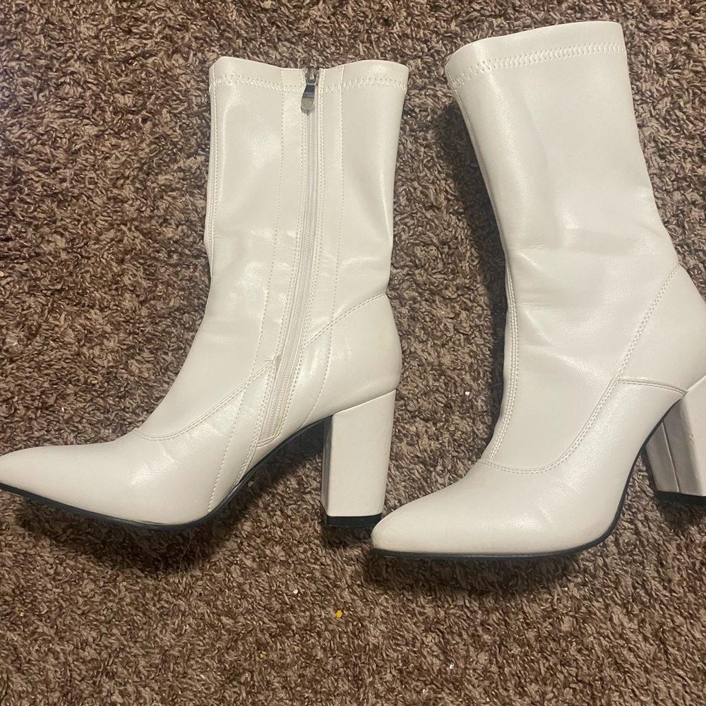 White Point Toe Chunky Heeled Boots Mid Calf